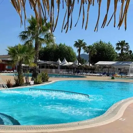 Chalet Mobil With Pool *